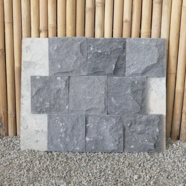 Schwarze Lavastein-Wandfliesen, Qualität für den lokalen Markt, Größe ca. 20 x 20 cm (0,04m²) Preis pro 1 m² / 25 Stück. 